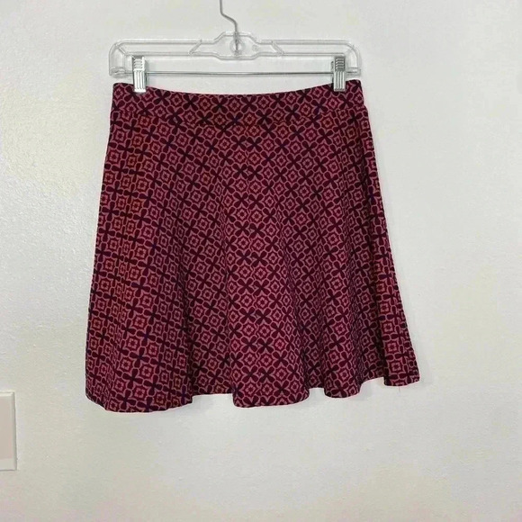 Boutique Iris Basic Red and Blue Skirt - Picture 5 of 6